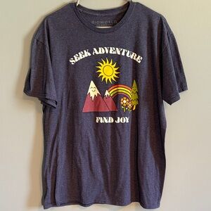 🍂3 for $15🍂Bioworld Men’s Graphic Tee in Dark Heather (Sun, Mountains & Rainbow)